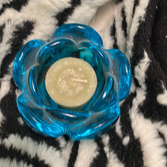 Nice new blue stained glass heavy candle holder or what you need it to be cute - Picture 2 of 3